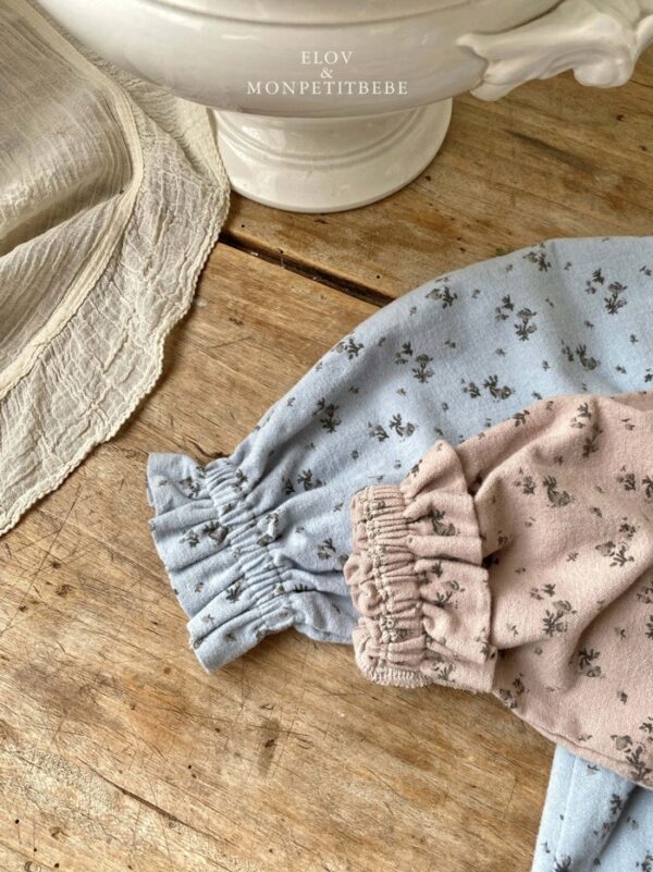 ❄️ Lua 荷葉邊上衣