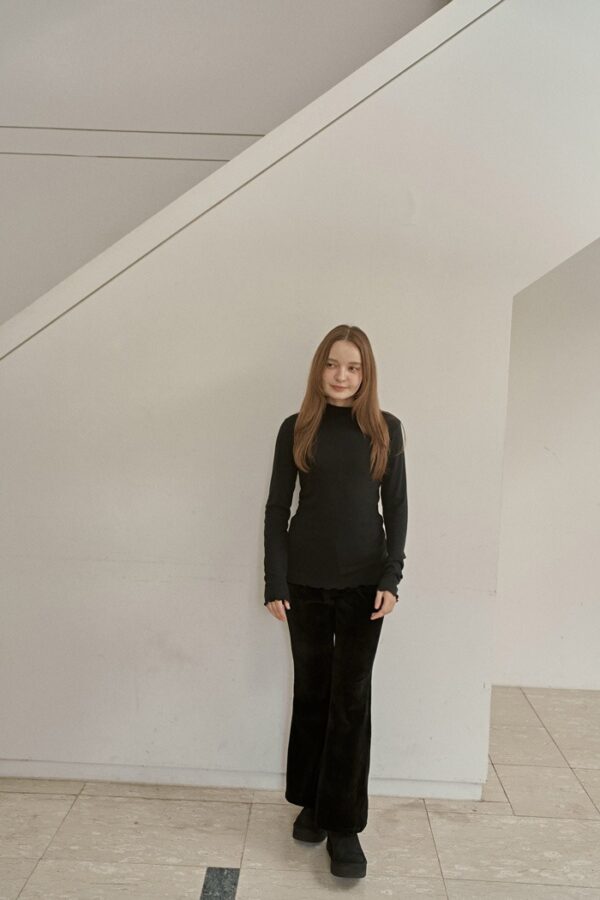 3B8A8EBD-FE34-40C9-92D6-9C9E81233E35 ❄️ 柔光微喇長褲