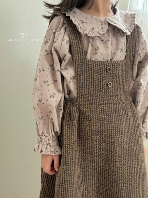 ❄️ Lua 荷葉邊上衣