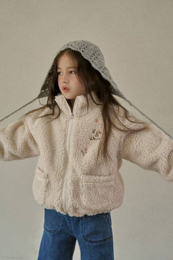 E46B92E8-7F59-4016-BC86-E6A0D176110D ❄️ 冬之繭感羊羔絨外套