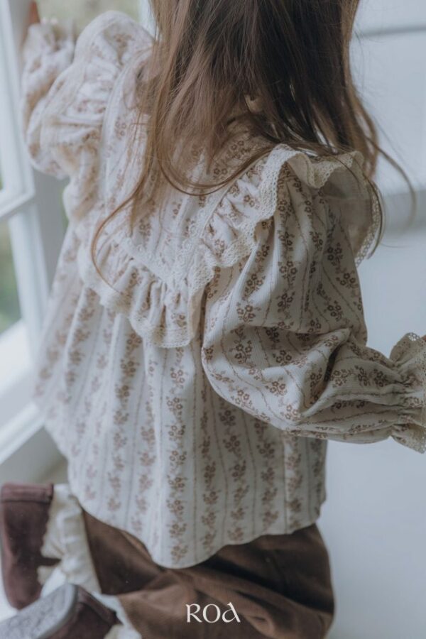 ❄️ 方領荷葉邊襯衫