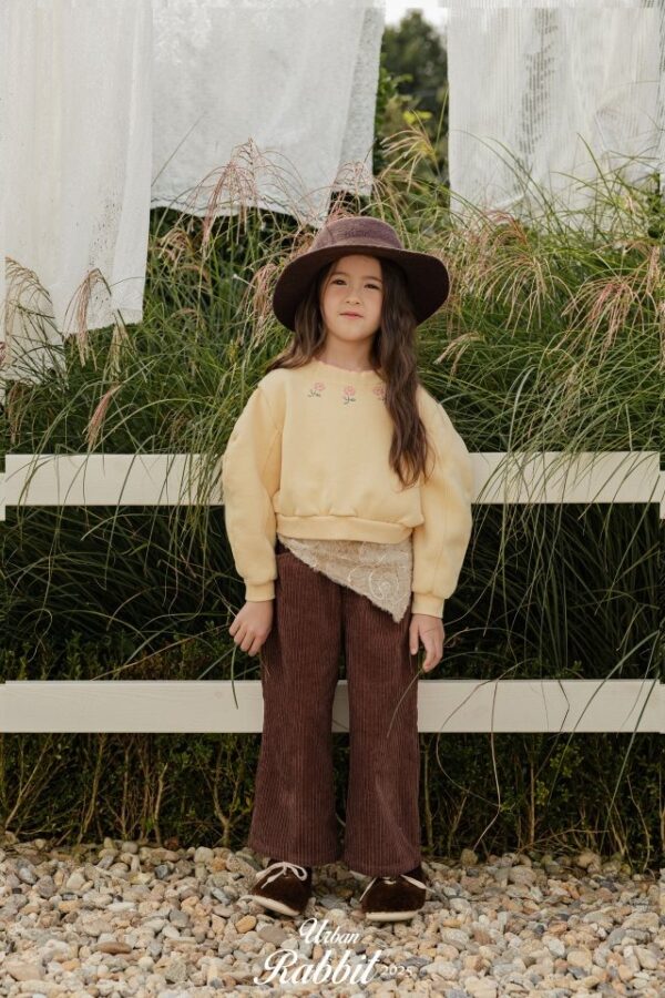 ❄️ 甜美花朵刺繡娃娃領衛衣