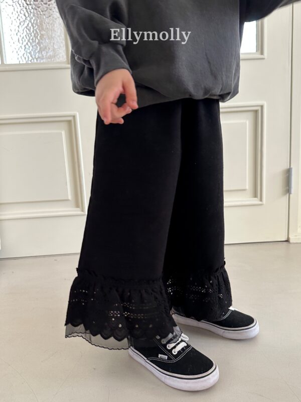22841F9A-D197-4E4B-84A9-33FDA62FEFFC ❄️ 溫柔蕾絲滾邊寬褲