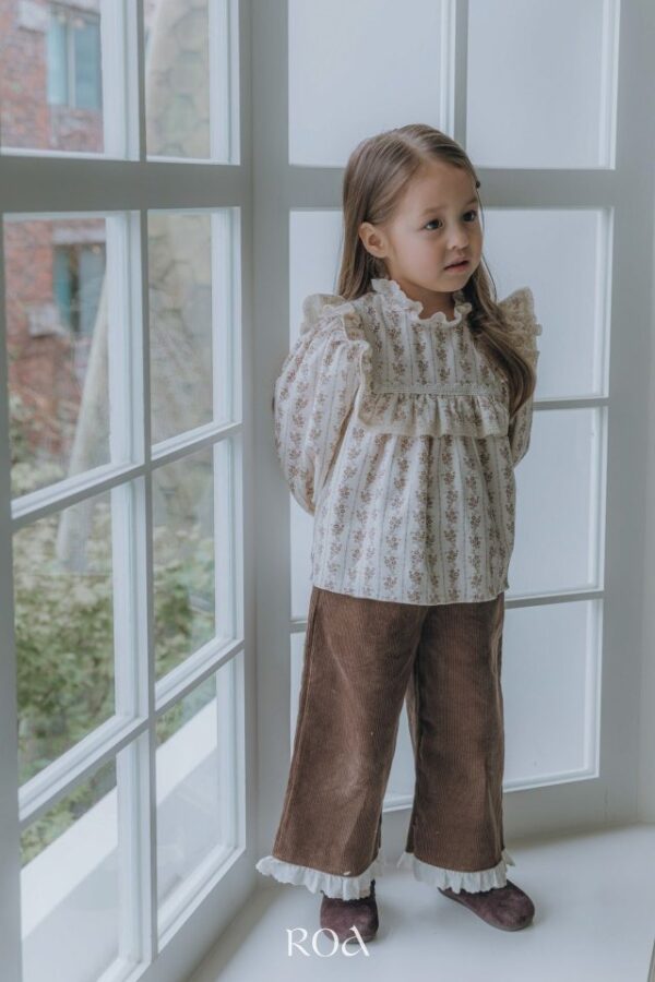 ❄️ 方領荷葉邊襯衫