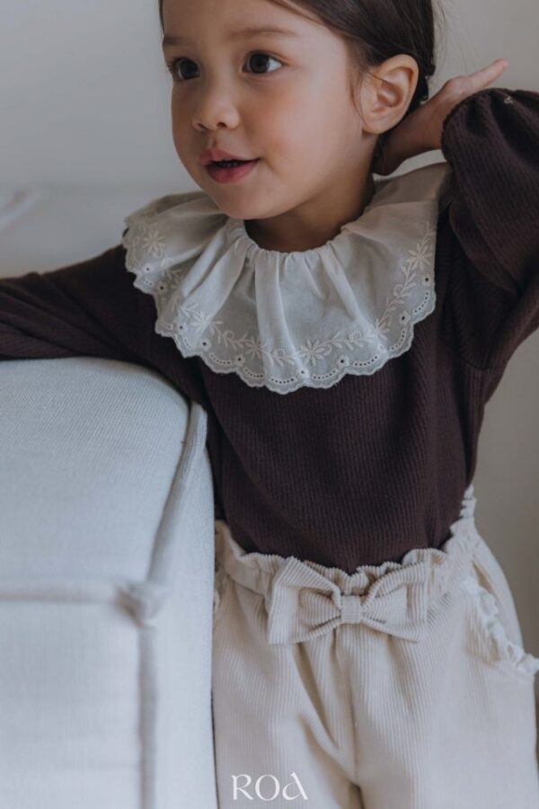 ❄️ 蕾絲韻律上衣