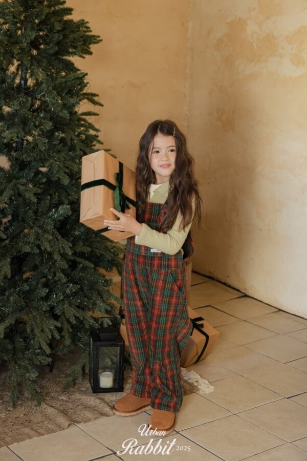 33946490-C91A-4397-97A5-F43CC6988C73 ❄️ 可愛學院風保暖格紋吊帶褲