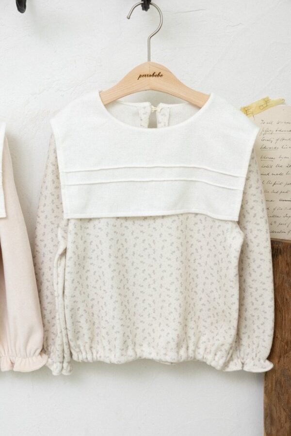 434651DE-D2E3-45DF-AA43-F82EFD2EB046 ❄️ 午後光裡翻領上衣