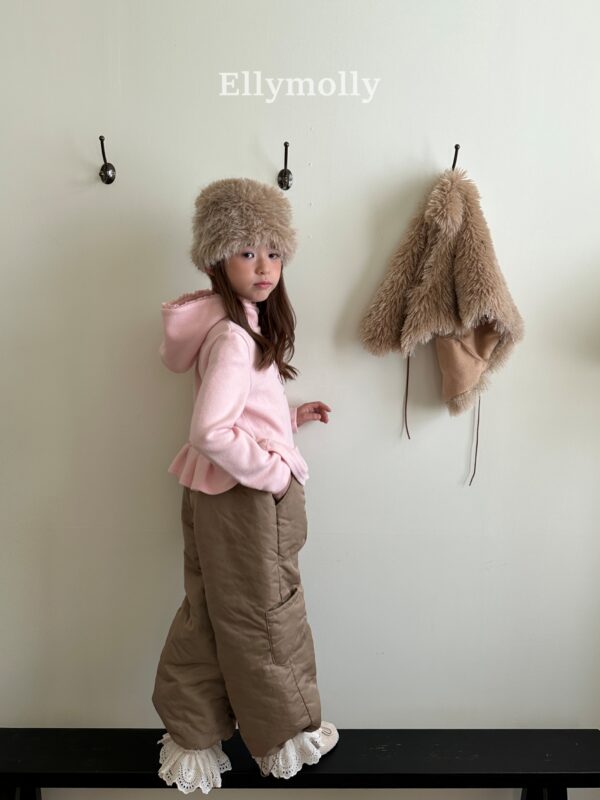 45003198-BC80-40C1-8DB0-FF62A5547BDE ❄️ 優雅玫瑰荷葉邊連帽上衣