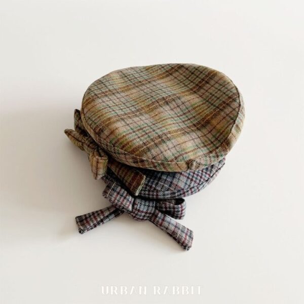 4B3A4D80-544E-46CD-B0F7-ED2D6E0FCA2F ❄️ 氣質學院風格紋貝雷帽+蝴蝶結髮夾