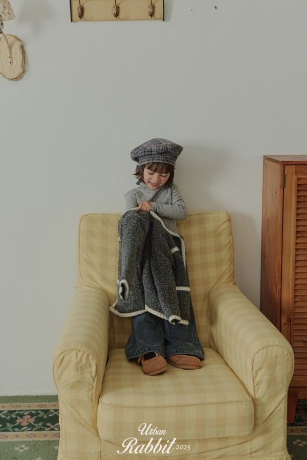 4C051C68-2378-4894-9C35-57BCD90438EC ❄️ 可愛保暖圓點荷葉邊上衣