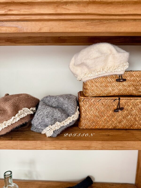 ❄️ 荷葉邊造型貝雷帽