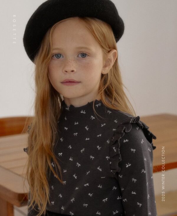 56CF0647-DDBD-4418-8F5F-6C1FC5580123 ❄️ 甜美蝴蝶結捲邊打底上衣