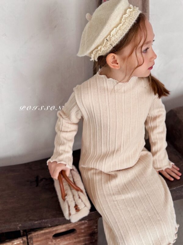 ❄️ 荷葉邊造型貝雷帽