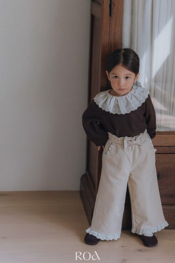 ❄️ 蕾絲韻律上衣