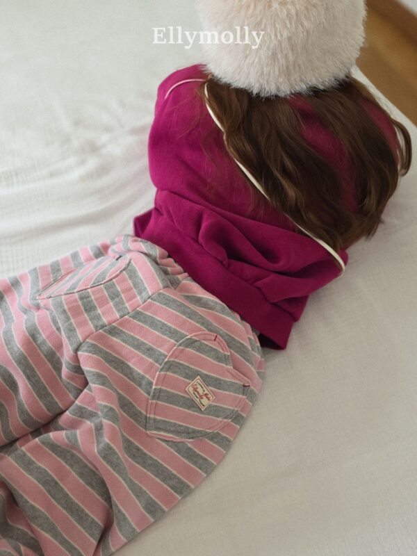 7AE8F843-4F93-46F4-9B71-A3177BCF96F7 ❄️ 可愛心機條紋愛心縮口褲