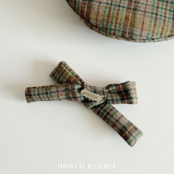 81B31E69-31B6-42C4-86FE-E6B53473CB20 ❄️ 氣質學院風格紋貝雷帽+蝴蝶結髮夾