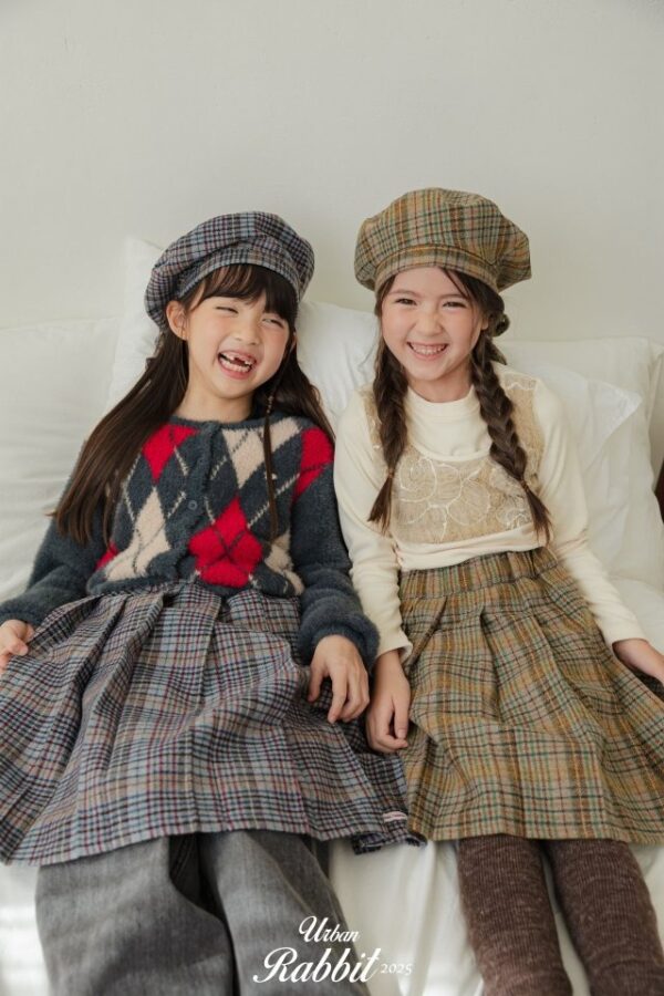 8471014B-5563-4DA0-B04F-91B810A26B5F ❄️ 氣質學院風格紋貝雷帽+蝴蝶結髮夾