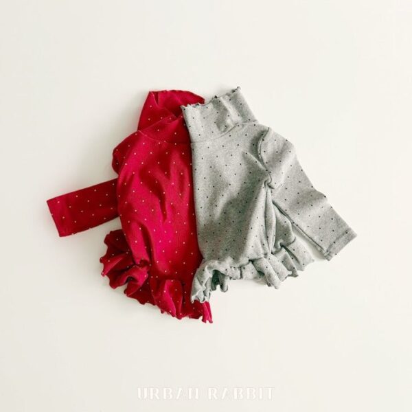 87656CC2-05FC-4F58-AF5B-BD83820255B4 ❄️ 可愛保暖圓點荷葉邊上衣