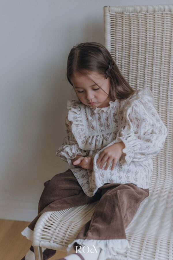 ❄️ 方領荷葉邊襯衫