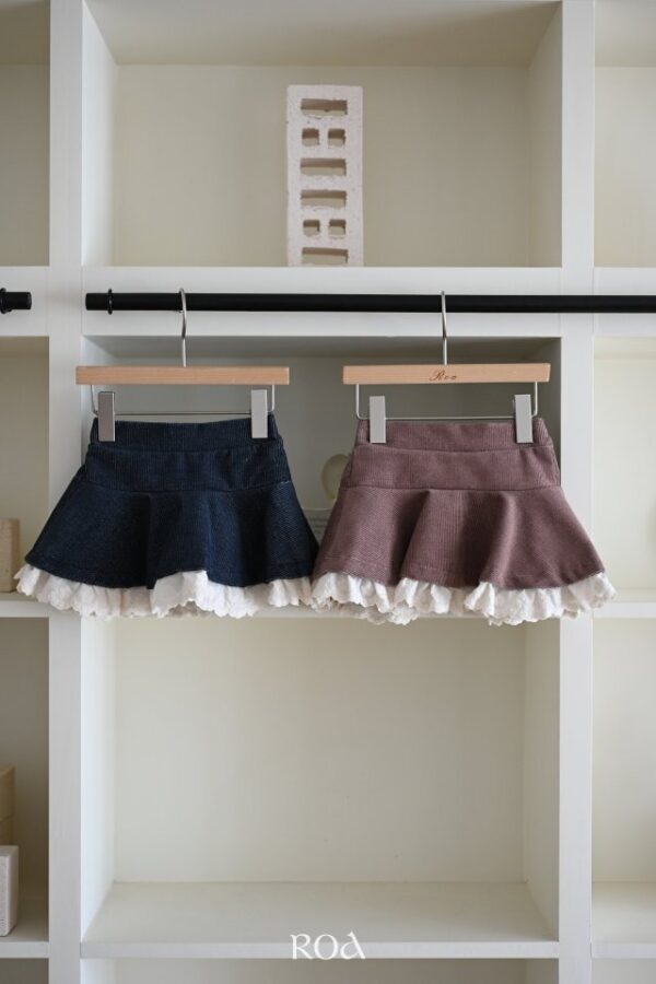 ❄️ 蕾絲荷葉短裙