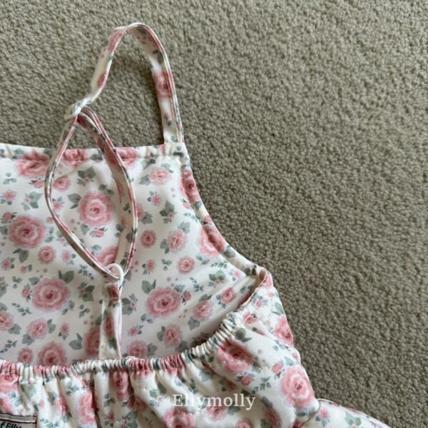 ❄️ 可愛荷葉邊造型馬甲背心