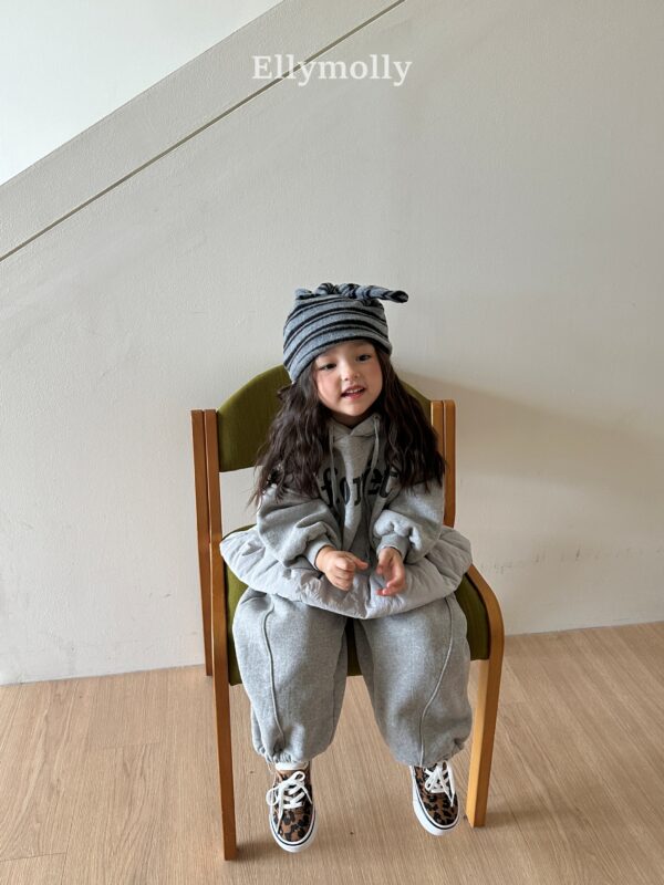 D1AF36DE-7150-4638-86B7-7DE6FD85A689 ❄️ 慵懶感燈籠袖連帽大學T