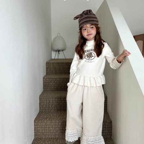 D5E17E86-1112-4C2D-8A84-78D03D8ECBEC ❄️ 優雅玫瑰荷葉邊連帽上衣