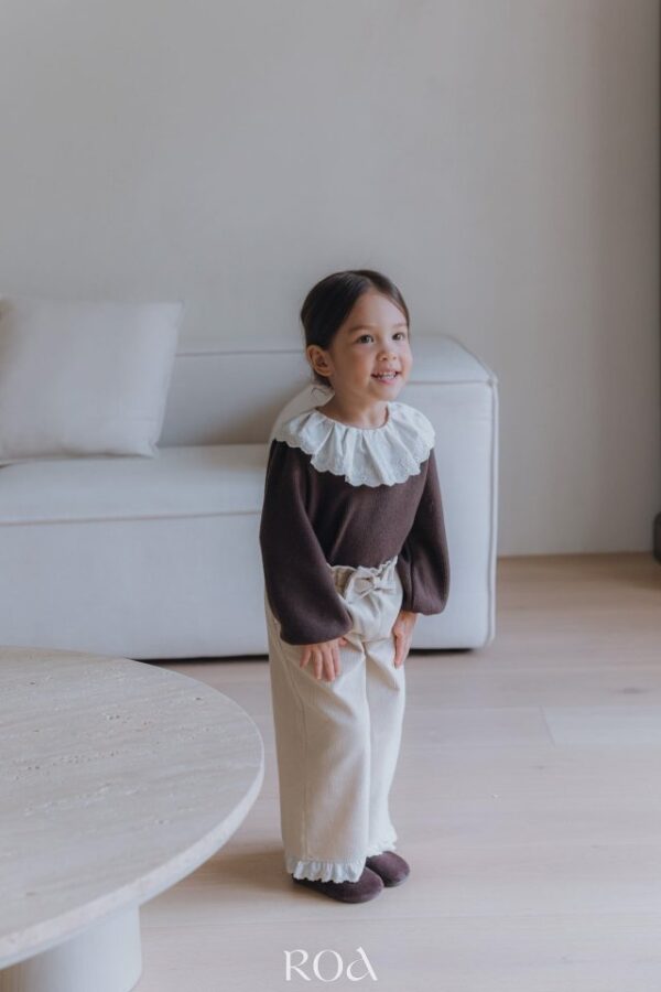 ❄️ 蕾絲韻律上衣