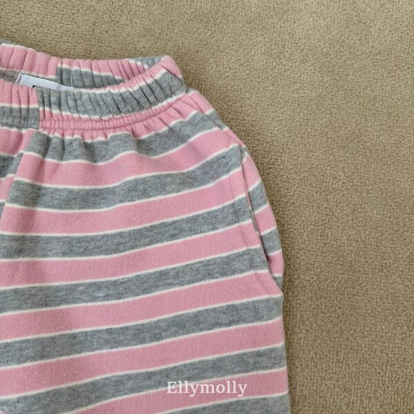 DC792501-1445-4487-846D-3BE35CF9494C ❄️ 可愛心機條紋愛心縮口褲