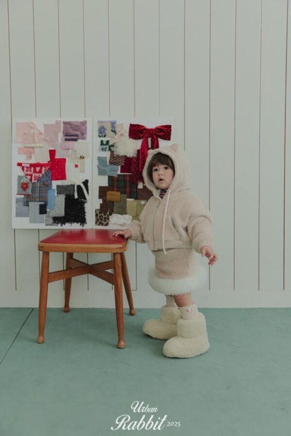 F2FAA7EC-817F-4826-A9F0-B7C8BA8EF9AE ❄️ 甜美絨球感造型迷你褲裙