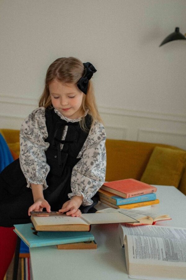 ❄️ 復古花朵荷葉領上衣