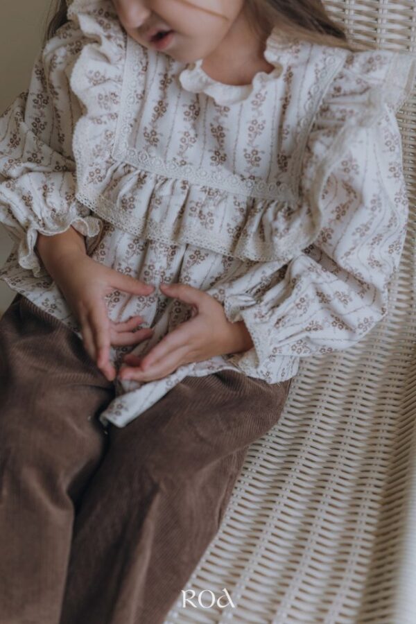 ❄️ 方領荷葉邊襯衫