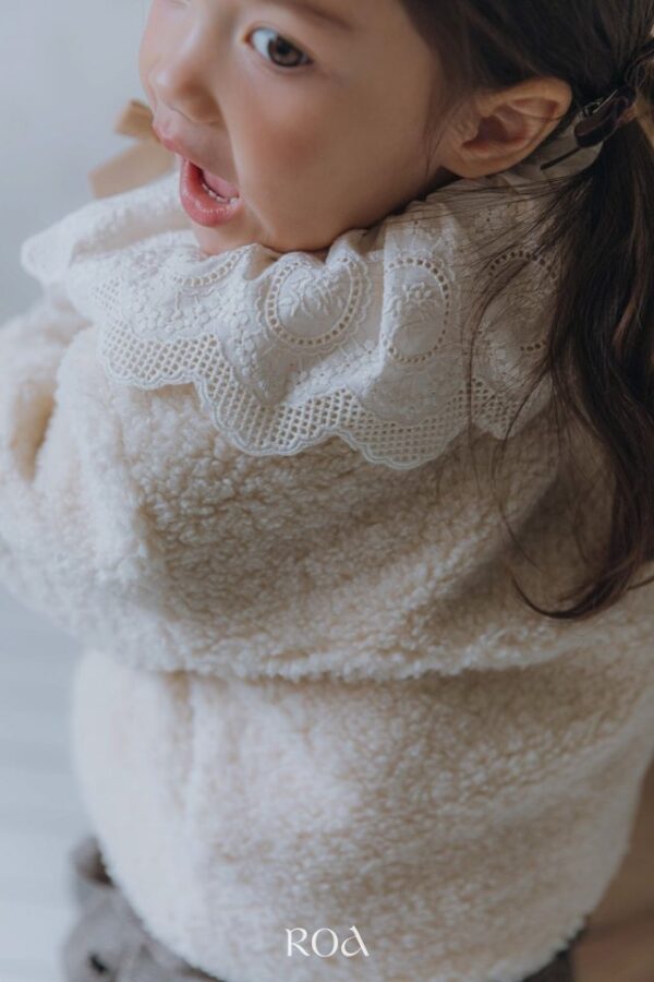❄️ 絨毛蕾絲外套