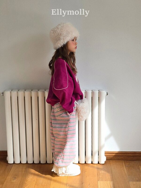 FEE4ECDC-DCAA-4FA4-8080-834881300026 ❄️ 可愛心機條紋愛心縮口褲