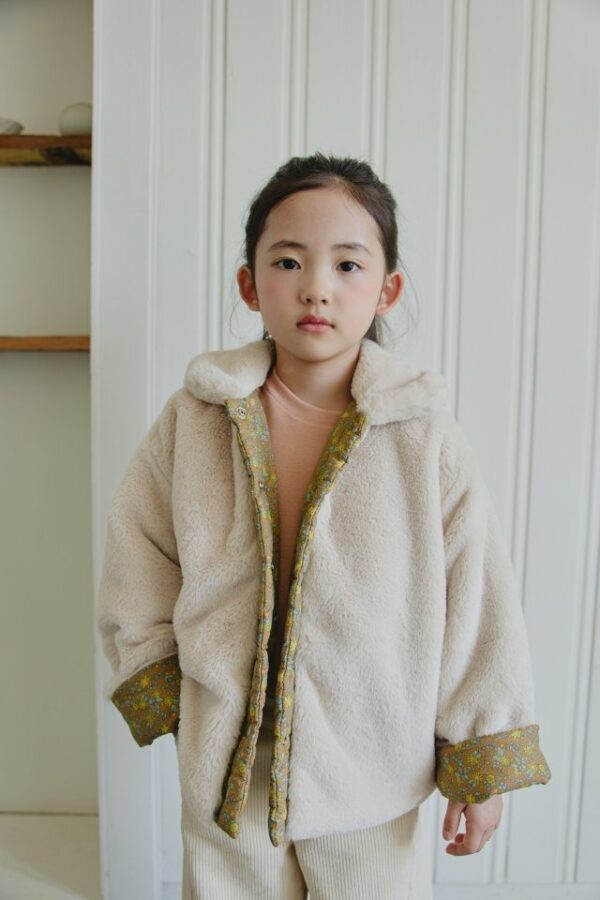 023A1A8C-DDF3-4C67-9D65-F2B58E2FBE2E ❄️ 清新小花雙面穿毛絨外套