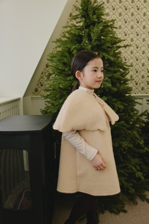 0F00EE55-6CD8-454E-B080-1FCC4271B88B ❄️ 甜美波浪斗篷洋裝