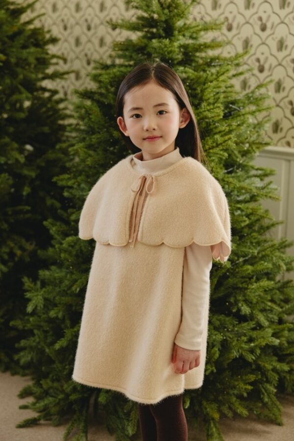 1772A5D7-02BA-4AF5-802F-B7CC49C83AB0 ❄️ 甜美波浪斗篷洋裝