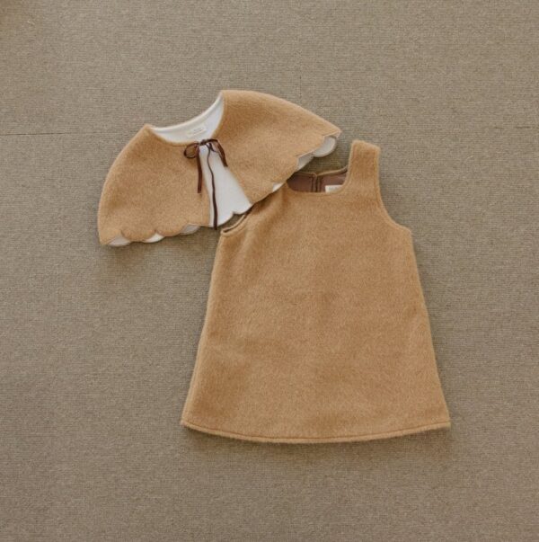 2A7C96AD-5AC1-4A51-B991-C5CF13F2EAFF ❄️ 甜美波浪斗篷洋裝