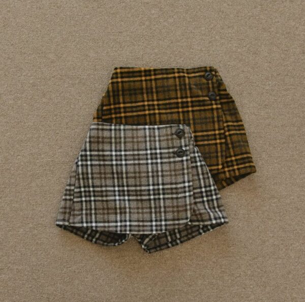 2D7D0A58-7087-4102-BA95-126254E2E9DD ❄️ 復古鈕扣格紋褲裙