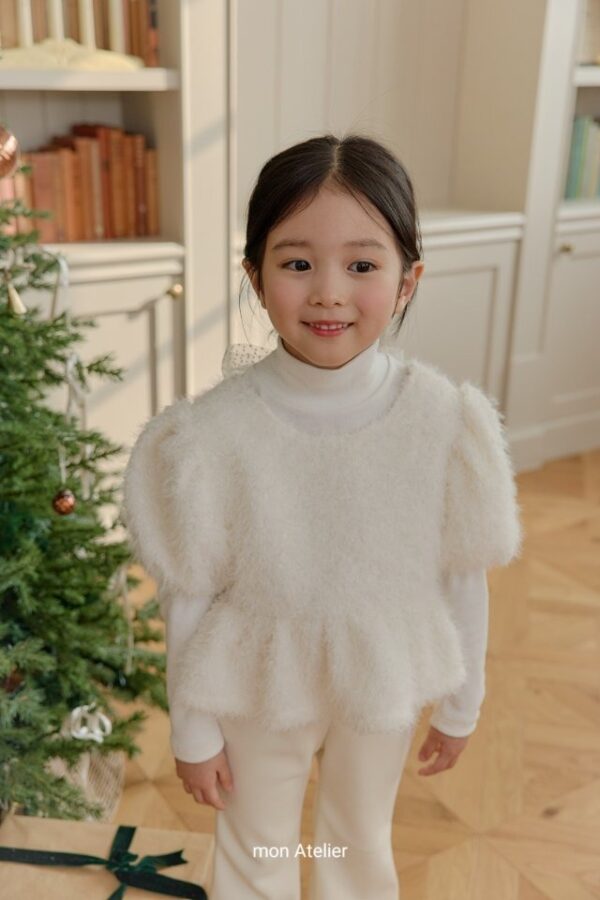 54F32F0D-DD06-4F7F-BC12-6DC63999D9BE ❄️ 可愛雪花絨泡泡袖上衣