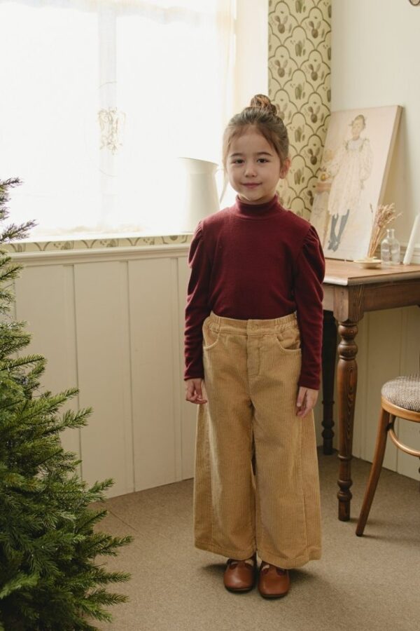 5A05AAD9-5AA0-47B6-A141-ABA982FC7C63 ❄️ 燈芯絨車線剪裁直筒褲