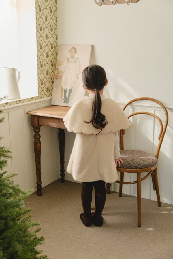 5E6D9A57-9C48-4972-9845-1D667FDB90C6 ❄️ 甜美波浪斗篷洋裝