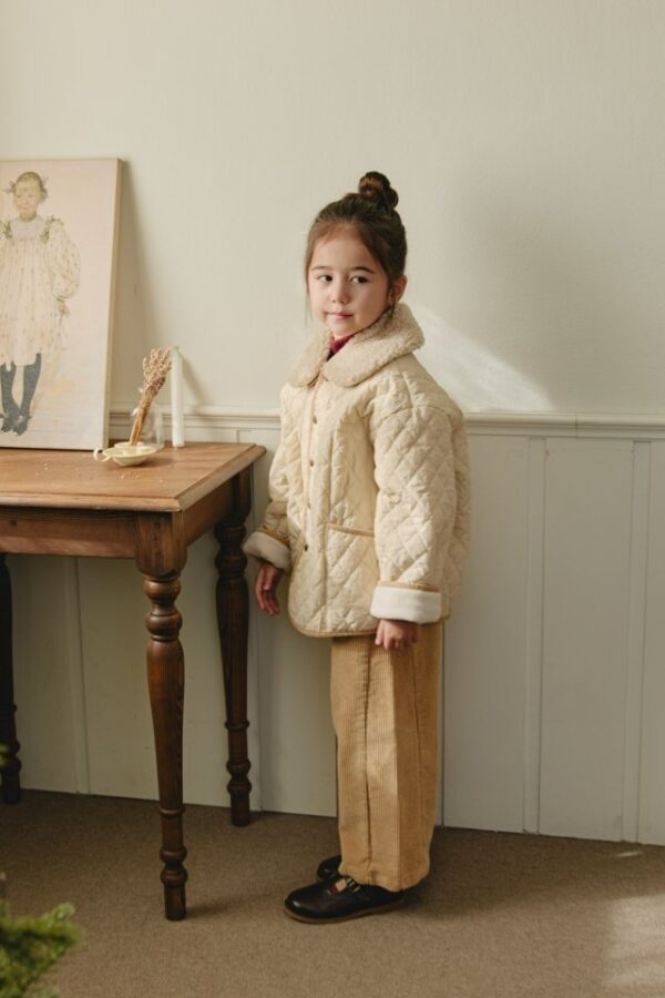 6A55E46C-AA29-4770-BF13-42ACE511CE2E ❄️ 燈芯絨車線剪裁直筒褲