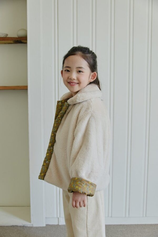 7AADDC1A-2677-4E00-9085-B4839FDE39EF ❄️ 清新小花雙面穿毛絨外套