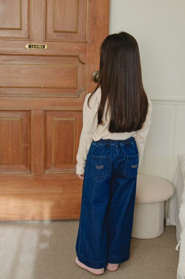 8E6E80ED-EE63-407C-B196-0D54FB365E88 ❄️ 童趣貓咪刺繡彈性牛仔褲