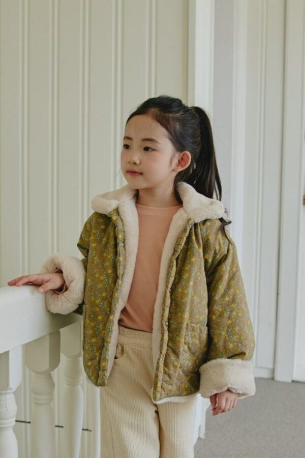 B42CA7D7-3F6B-47B7-ABB5-9A3FF1ED8FFB ❄️ 清新小花雙面穿毛絨外套
