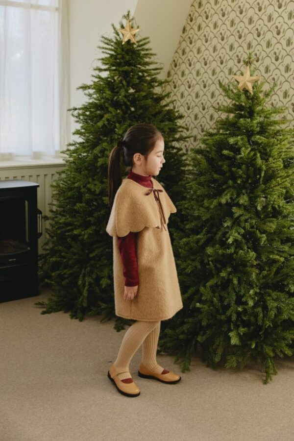 B7577D3A-CFF3-4182-8C63-2C840678690D ❄️ 甜美波浪斗篷洋裝