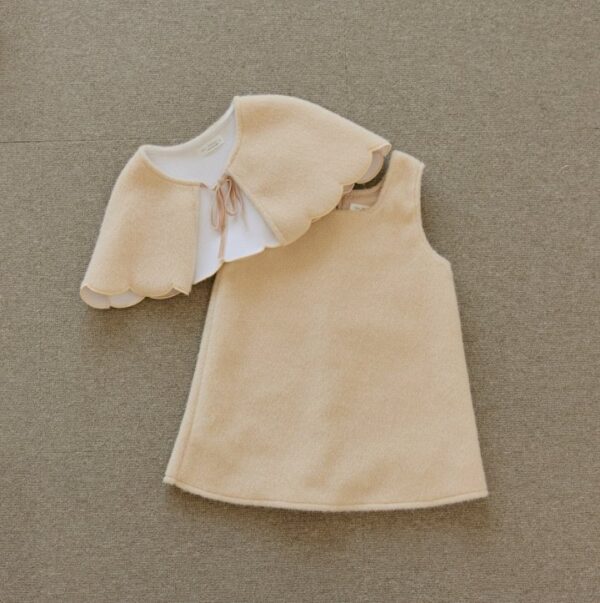 C4ECF98B-0E7C-4F90-A2CE-FB27FA073144 ❄️ 甜美波浪斗篷洋裝