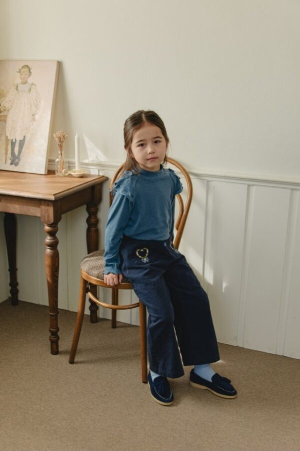 CC080403-B860-45C0-B2A2-223F3FD75EE8 ❄️ 小高領羅紋波浪袖口上衣