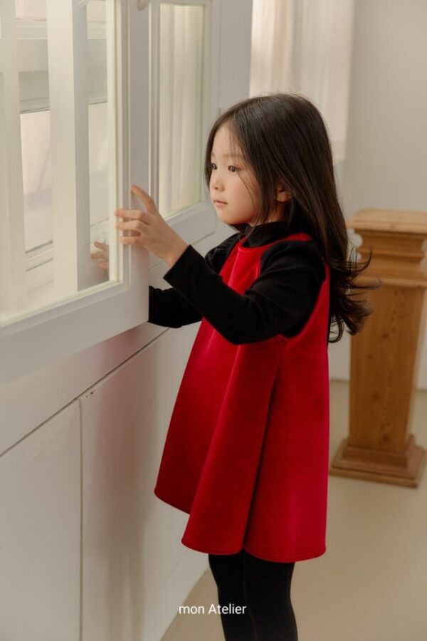 EE1B5F73-0A58-4CE7-B587-542E275730E8 ❄️ 華麗天鵝絨洋裝